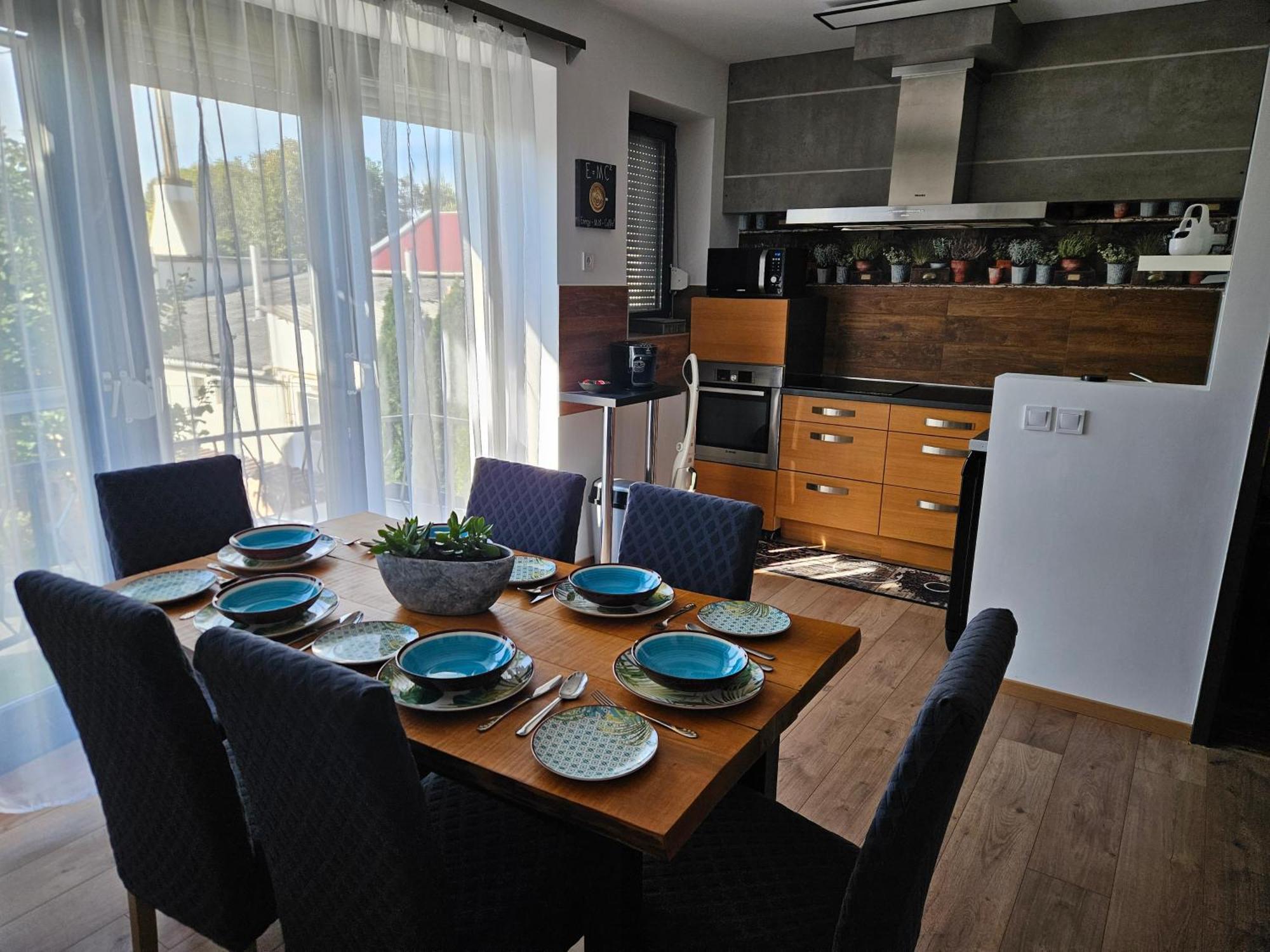 Toelgyes Apartmanhaz 塞格德 外观 照片